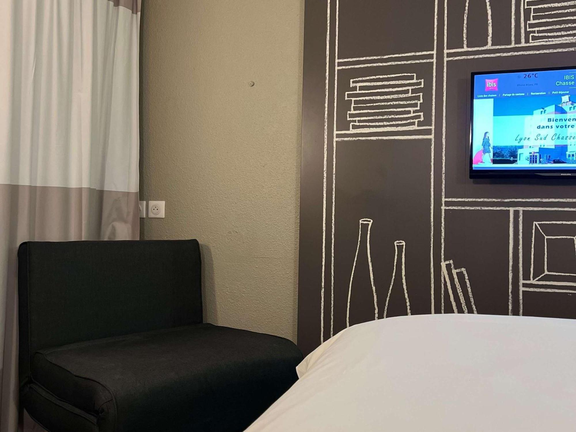 Ibis Lyon Sud Chasse Sur Rhone Hotel Bagian luar foto