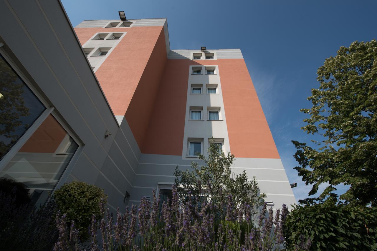 Ibis Lyon Sud Chasse Sur Rhone Hotel Bagian luar foto